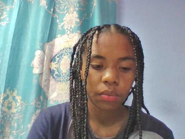 Emelie1a live cam on BongaCams