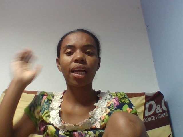 Emelie1a live cam on BongaCams