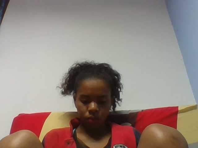 Emelie1a live cam on BongaCams