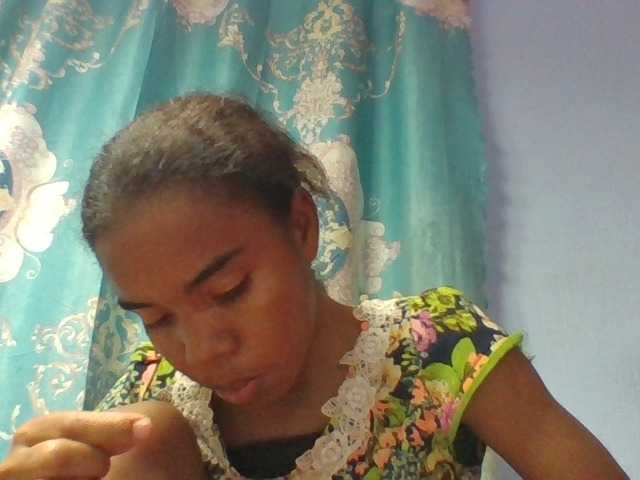 Emelie1a live cam on BongaCams