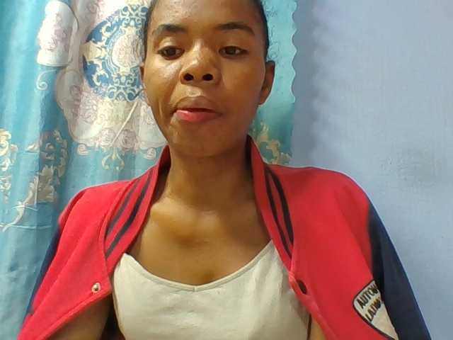 Emelie1a live cam on BongaCams