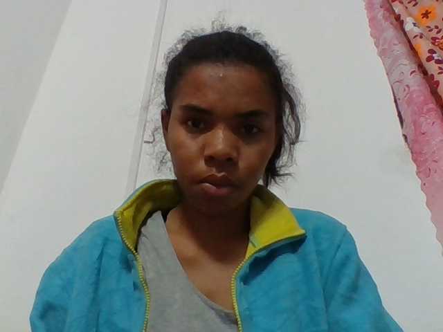 Emelie1a webcam bongacams model stream image
