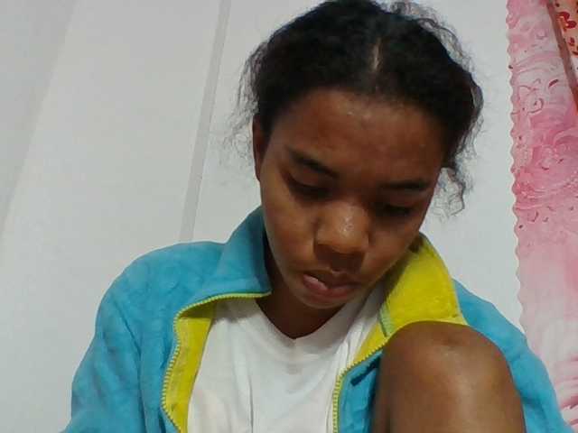 Emelie1a live cam on BongaCams
