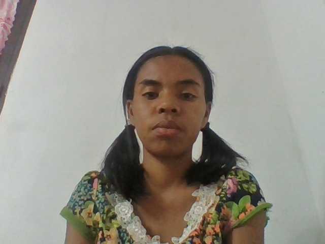 Emelie1a live cam on BongaCams
