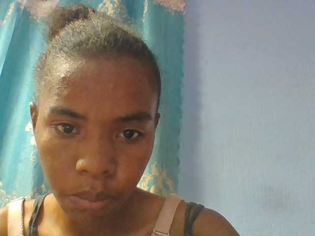 Emelie1a live cam on BongaCams