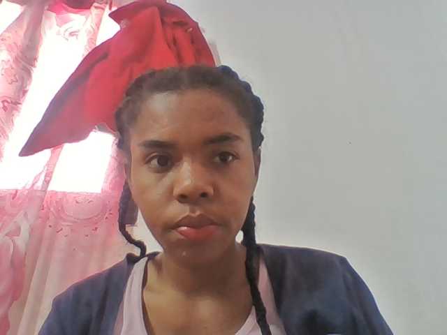 Emelie1a live cam on BongaCams
