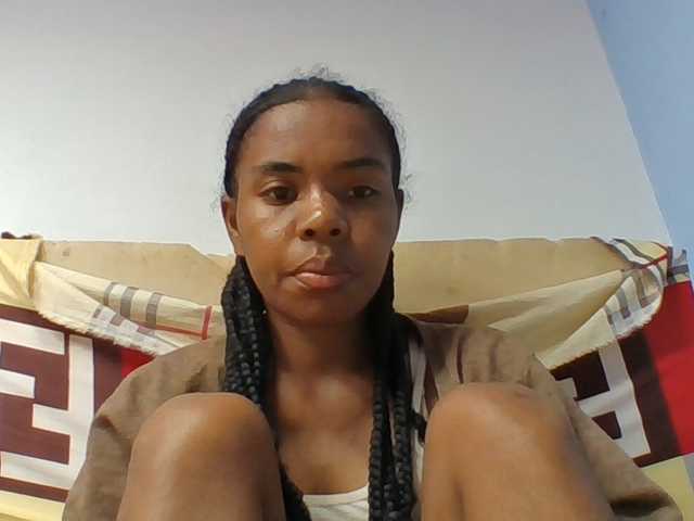 Emelie1a live cam on BongaCams