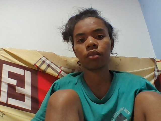 Emelie1a live cam on BongaCams