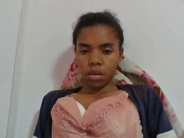 Emelie1a live cam on BongaCams