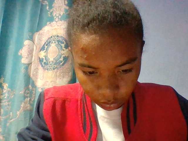Emelie1a live cam on BongaCams