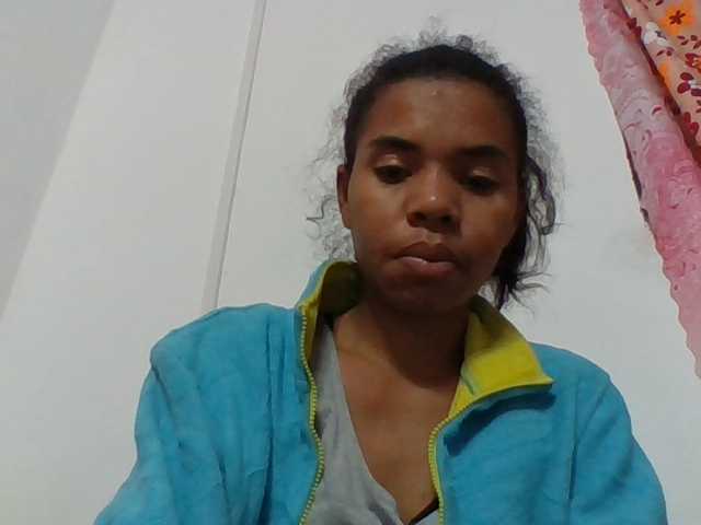 Emelie1a live cam on BongaCams