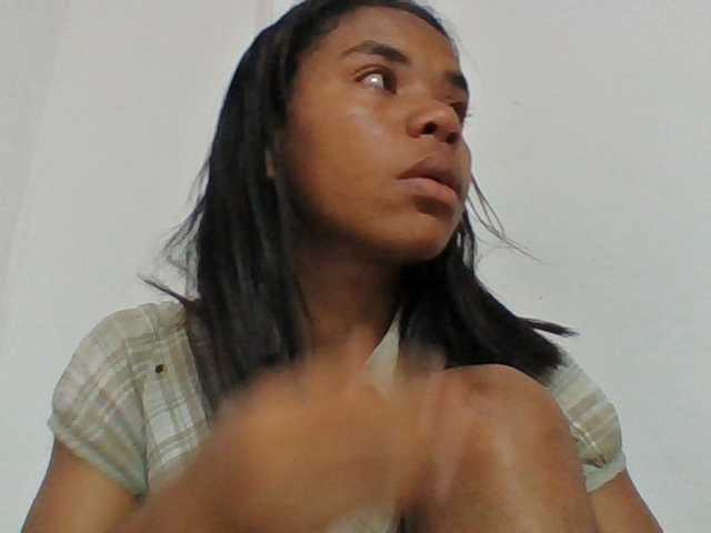 Emelie1a live cam on BongaCams