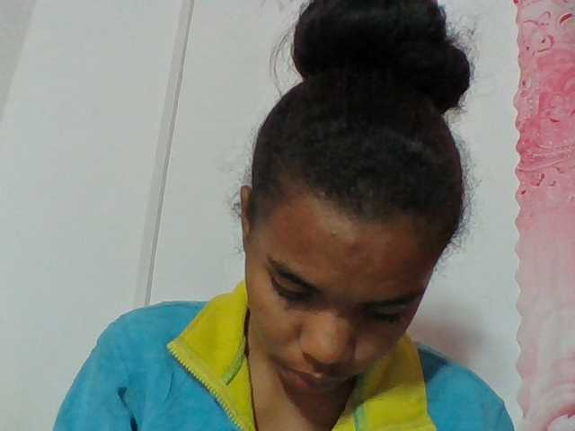 Emelie1a live cam on BongaCams