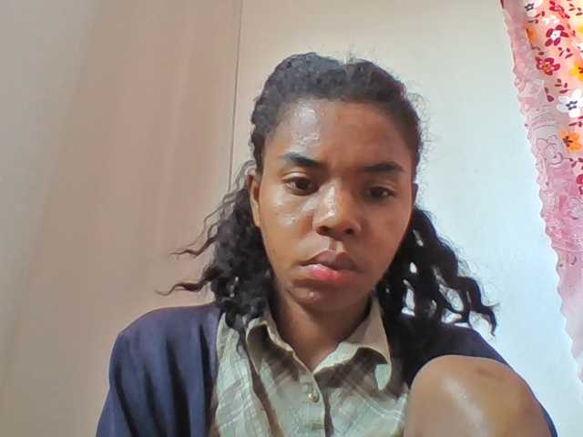 Emelie1a live cam on BongaCams