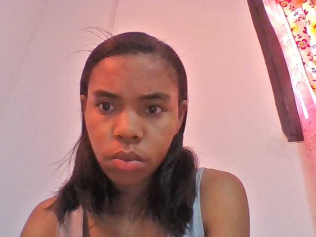 Emelie1a live cam on BongaCams