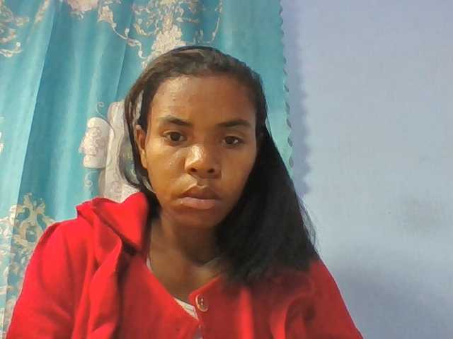 Emelie1a live cam on BongaCams
