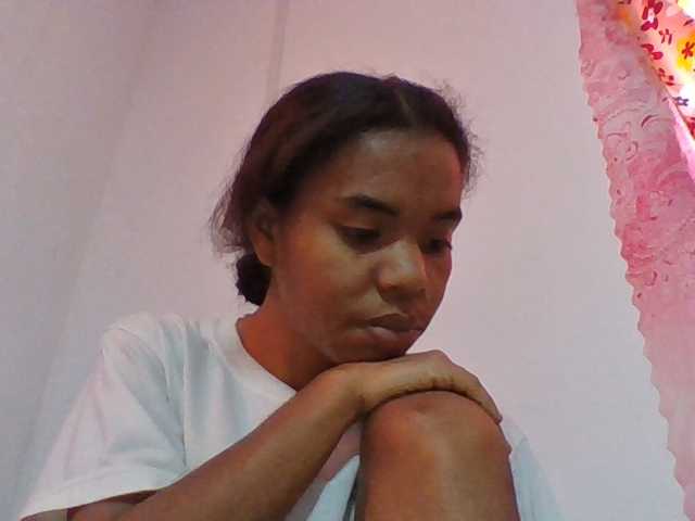 Emelie1a live cam on BongaCams