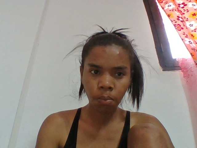 Emelie1a live cam on BongaCams