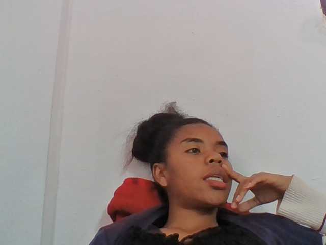 Emelie1a live cam preview
