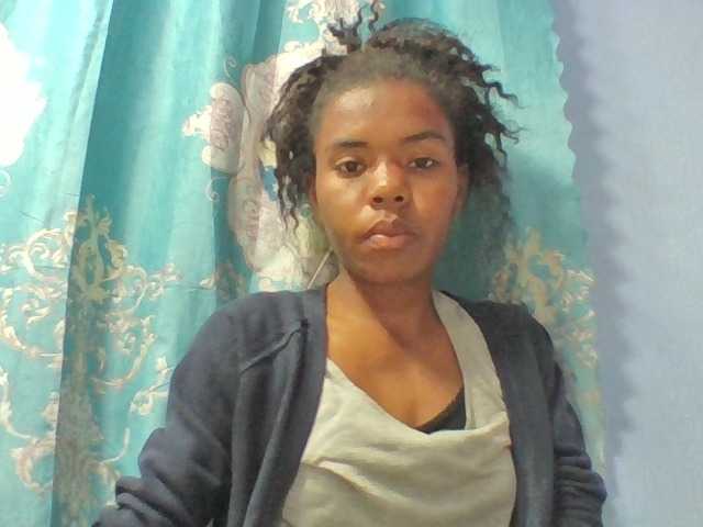 Emelie1a live cam on BongaCams