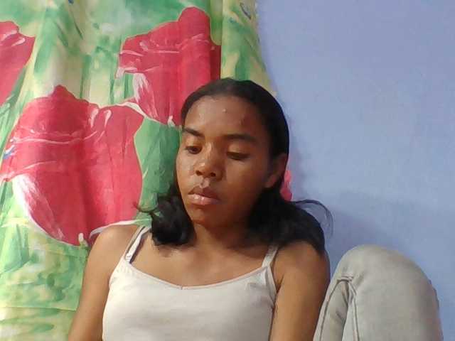 Emelie1a live cam on BongaCams