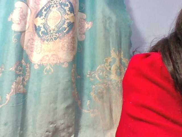 Emelie1a live cam on BongaCams