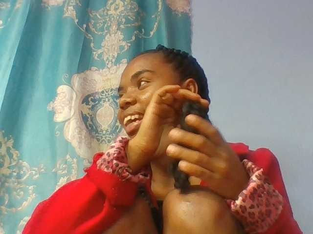 Emelie1a live cam on BongaCams