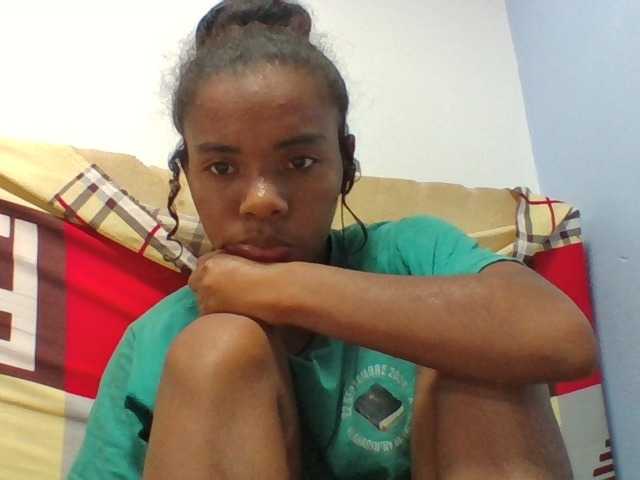 Emelie1a Live Cam on BongaCams