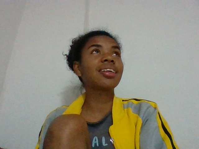 Emelie1a live cam on BongaCams