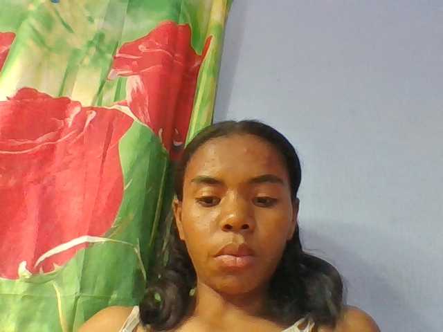 Emelie1a live cam on BongaCams