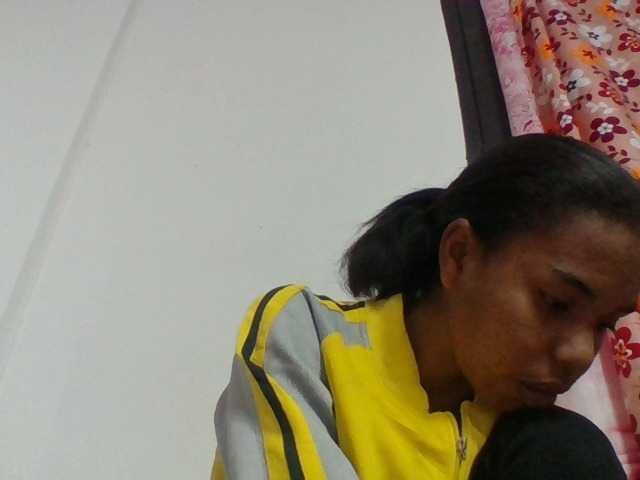 Emelie1a live cam on BongaCams