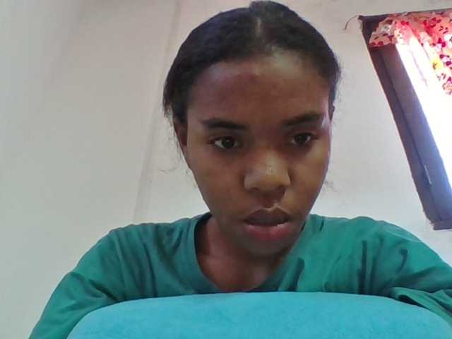 Emelie1a, live now on BongaCams