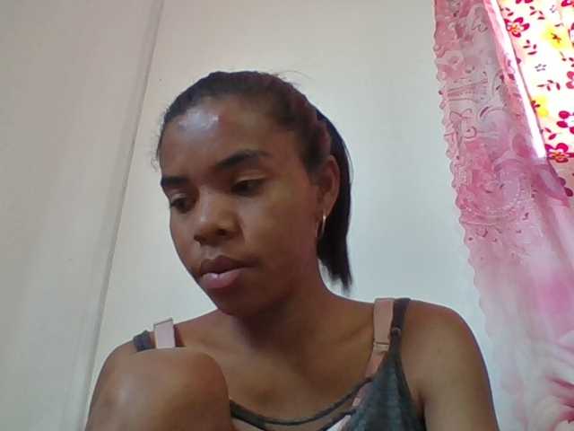 Emelie1a live cam on BongaCams