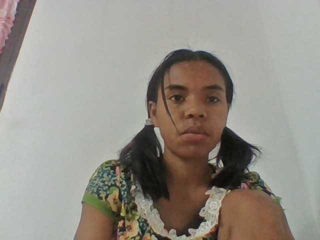 Emelie1a live cam on BongaCams