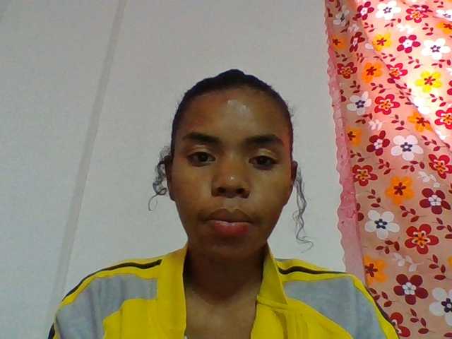 Emelie1a live cam on BongaCams