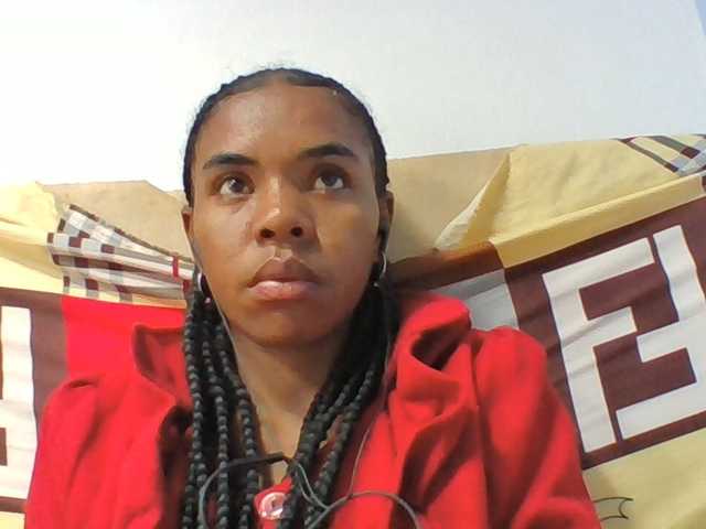 Emelie1a live cam on BongaCams