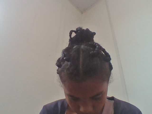 Emelie1a live cam on BongaCams