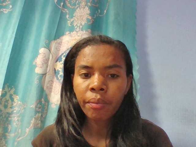 Emelie1a live cam on BongaCams