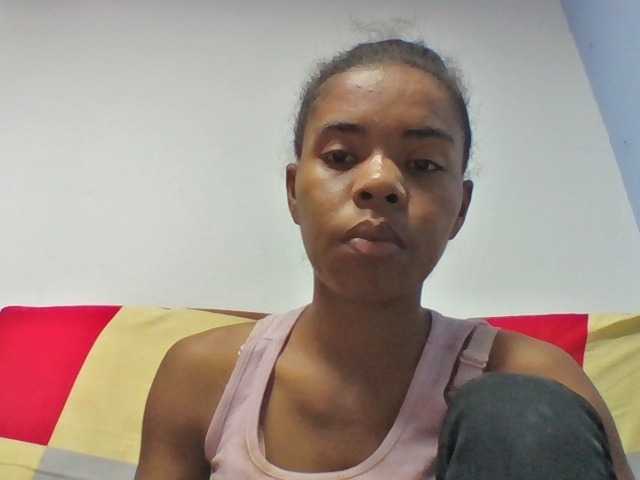 Emelie1a live cam on BongaCams
