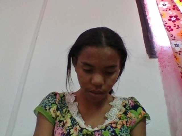 Emelie1a live cam on BongaCams