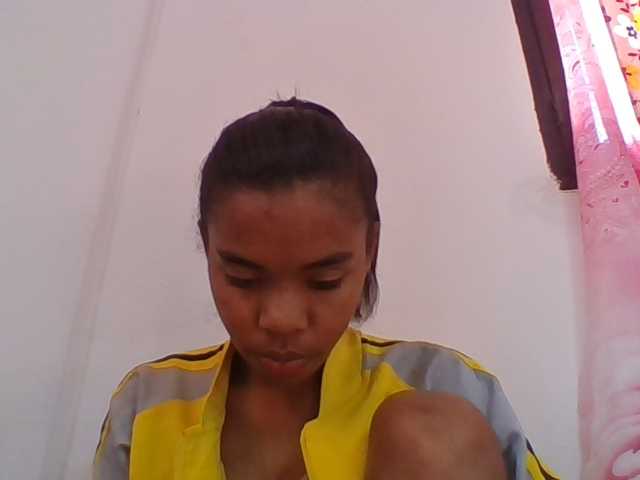 Emelie1a live cam on BongaCams