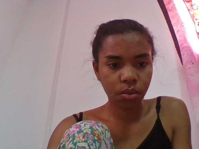 Emelie1a live cam on BongaCams