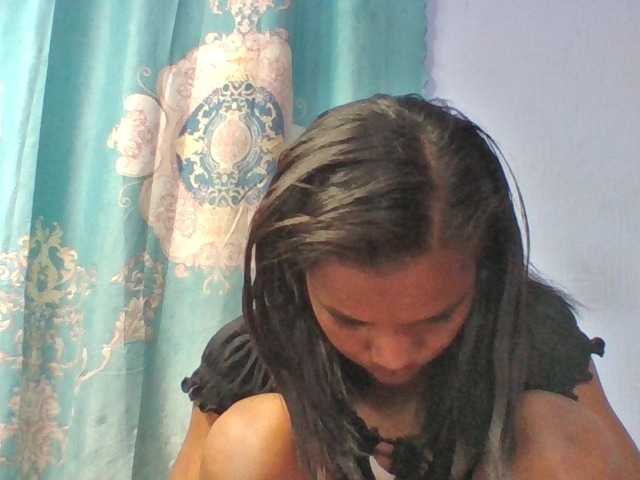 Emelie1a live cam on BongaCams