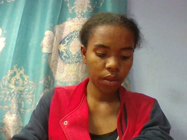 Emelie1a live cam on BongaCams