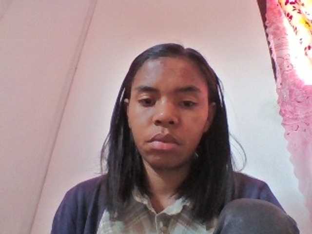 Emelie1a live cam on BongaCams