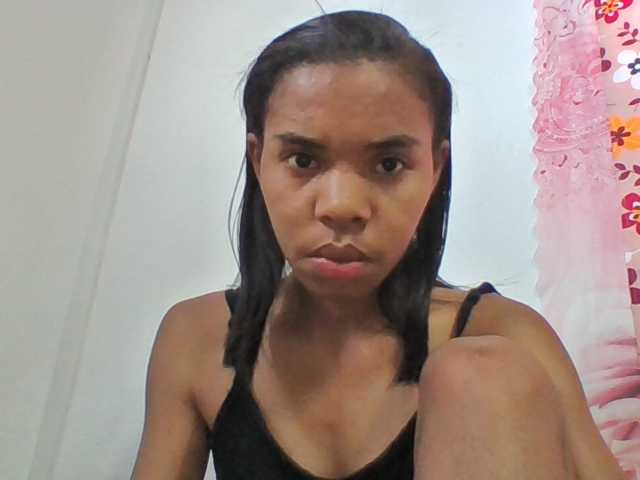Emelie1a live cam on BongaCams
