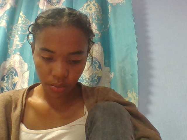 Emelie1a live cam on BongaCams