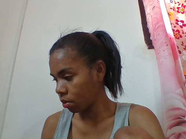 Emelie1a live cam on BongaCams