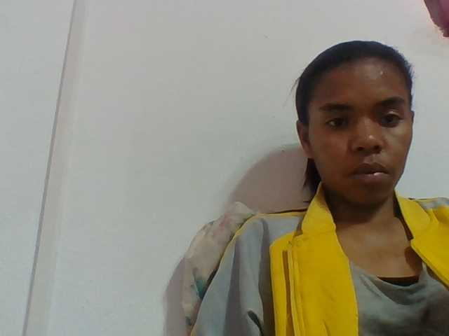 Emelie1a live cam on BongaCams