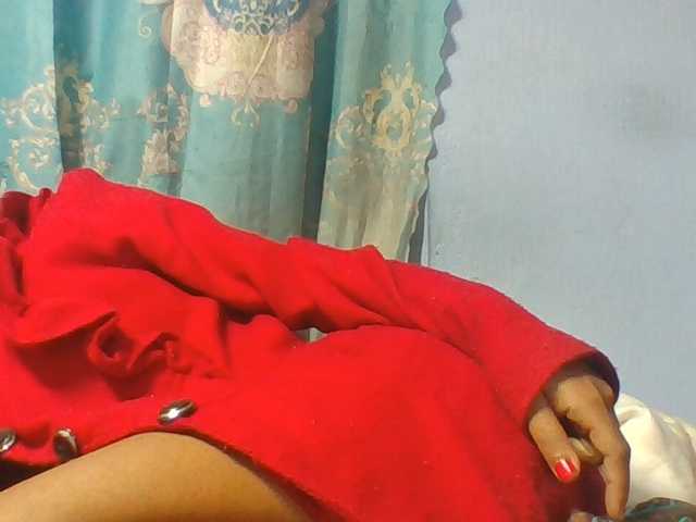 Emelie1a live cam on BongaCams